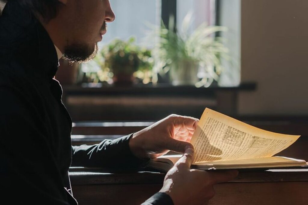 Demonstration image: Prayer at the Heart of Study